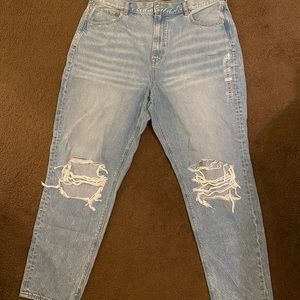 American Eagle Mom Jeans Size 20. Never worn, tags on